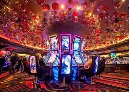 Antarmuka aplikasi mobile mustang303 menampilkan permainan slot dan turnamen